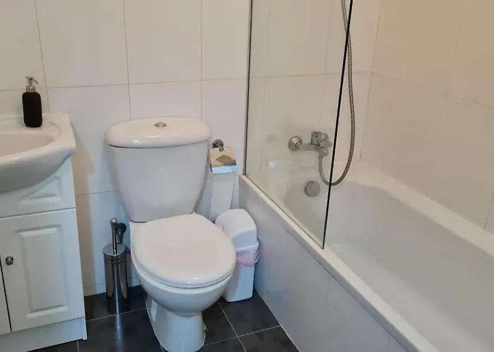 The Olive Grove Escape, Eleonas Apts *